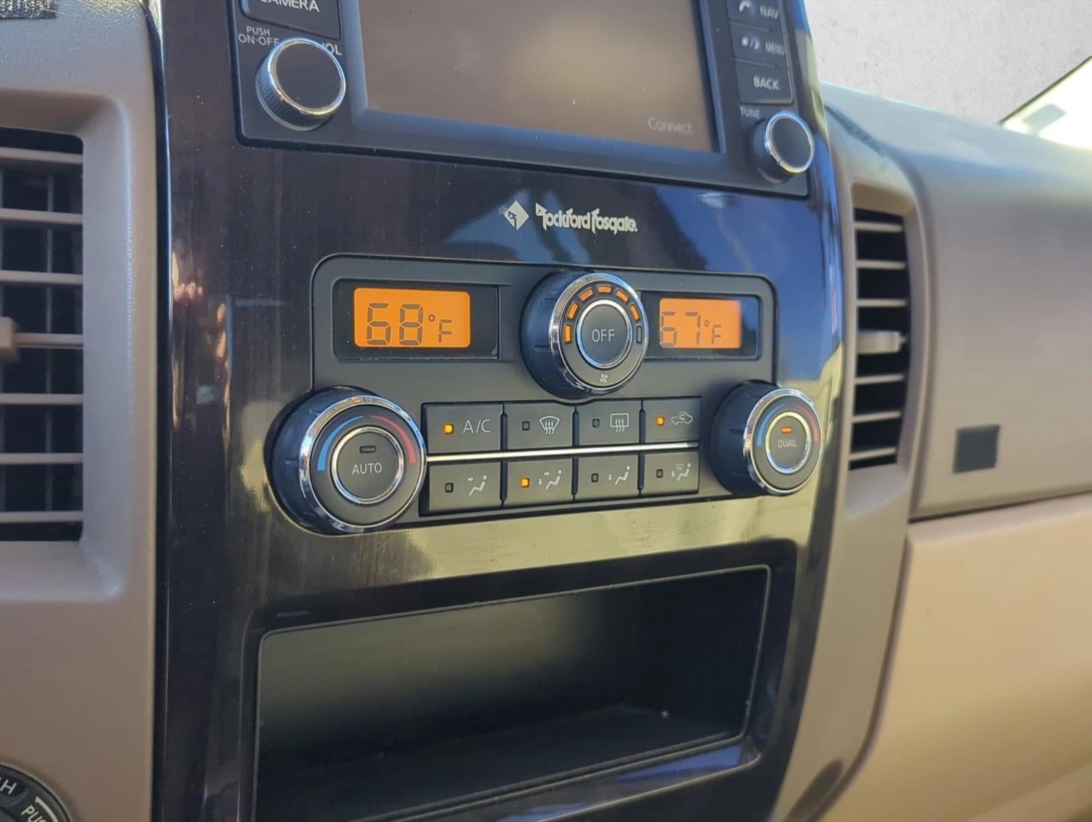 2014 Nissan Titan 4WD Crew Cab Short Bed SL