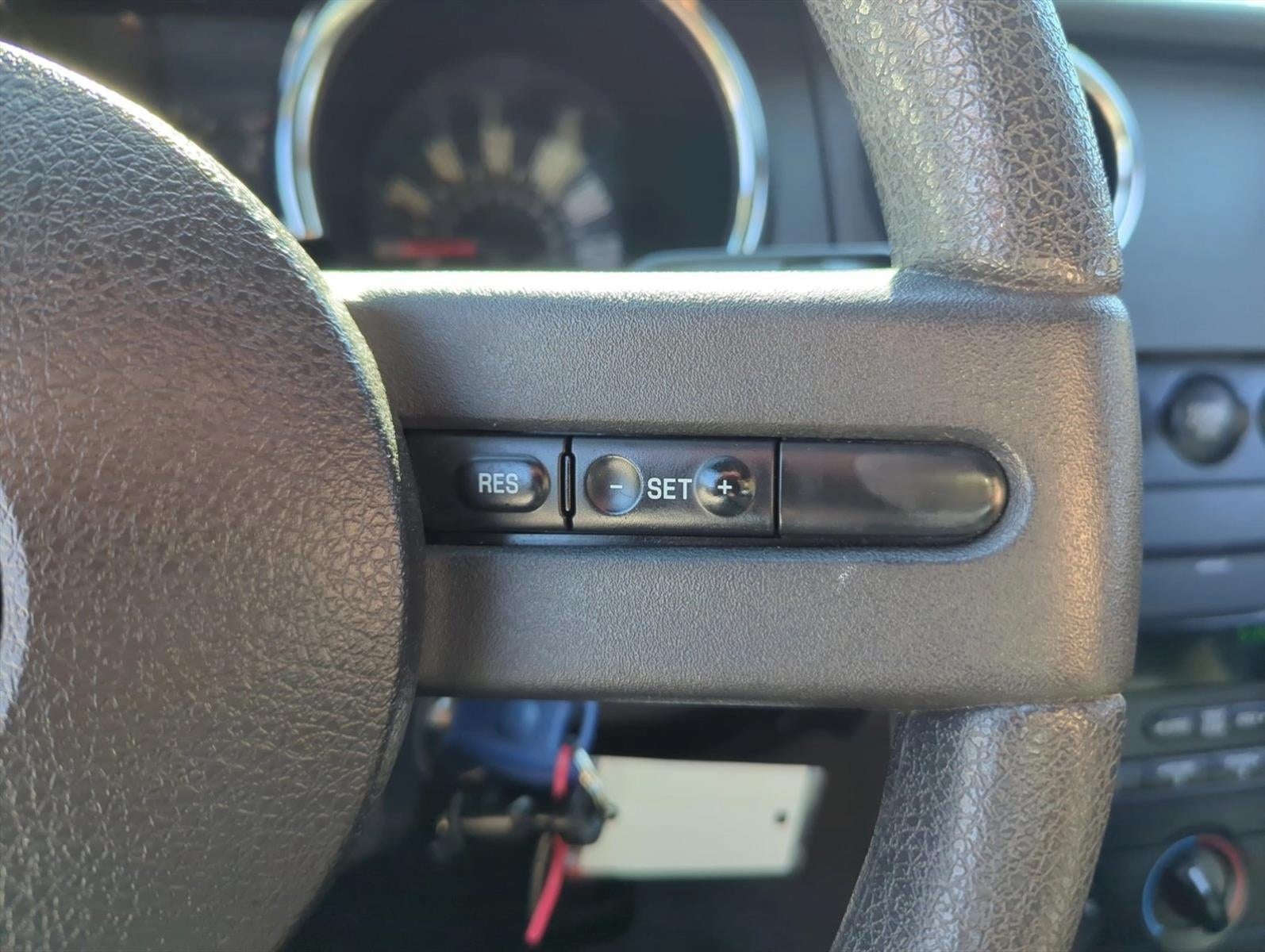 2007 Ford Mustang 2dr Conv Deluxe