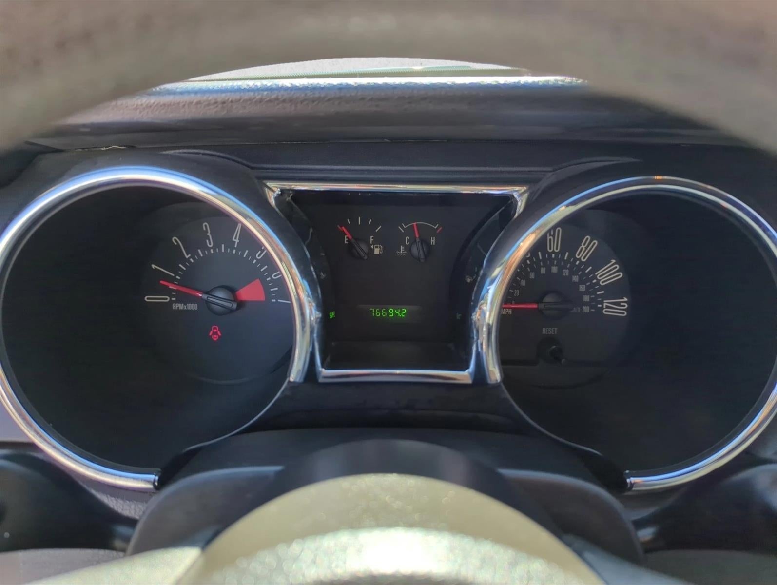 2007 Ford Mustang 2dr Conv Deluxe