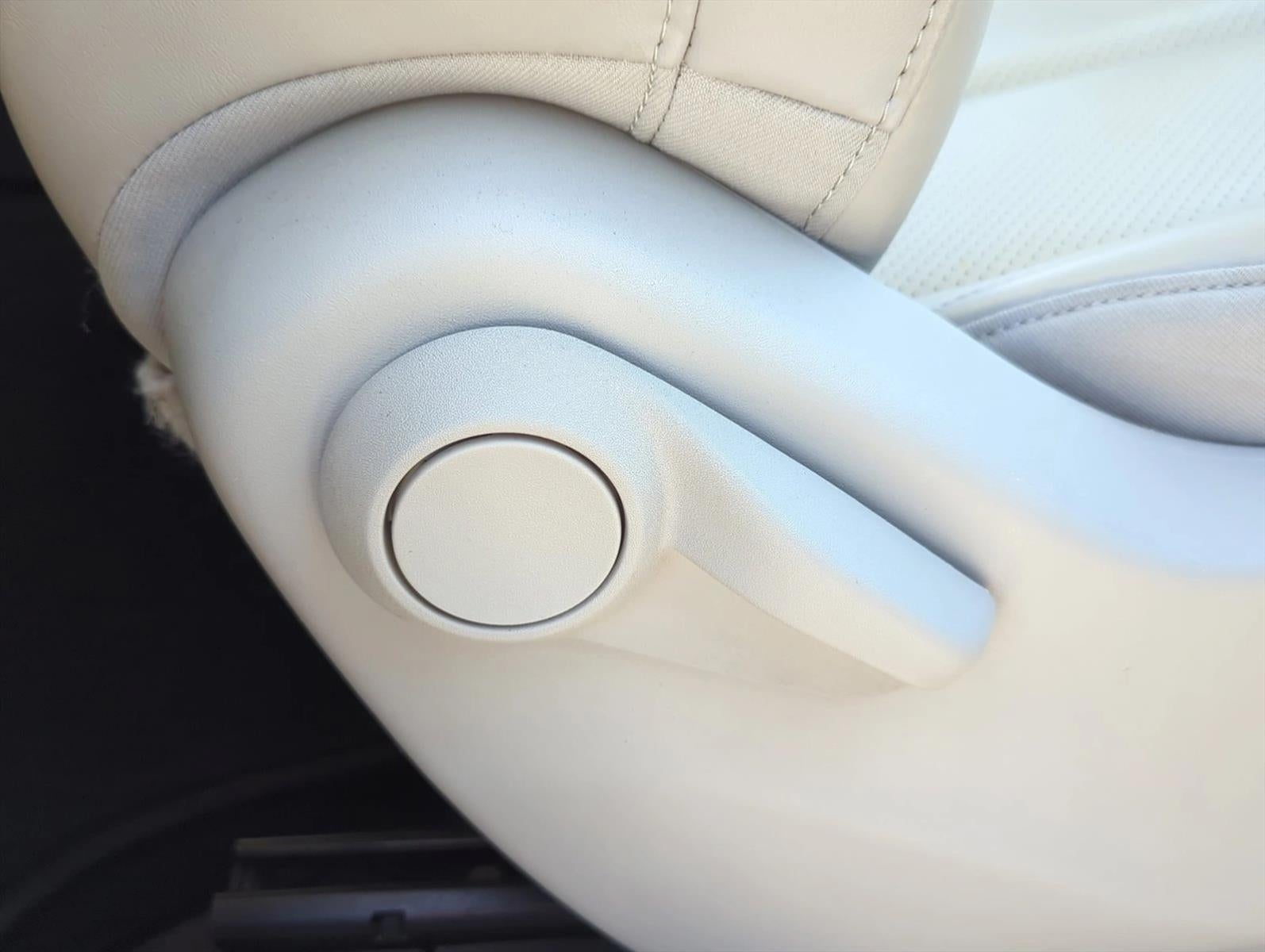 2021 Chrysler Voyager LXI FWD