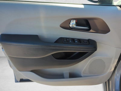 2021 Chrysler Voyager LXI FWD