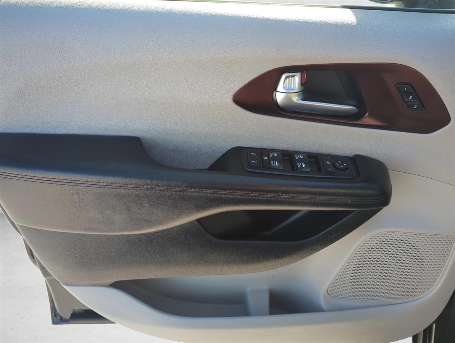 2020 Chrysler Pacifica Limited FWD