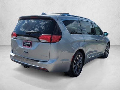 2017 Chrysler Pacifica Limited FWD