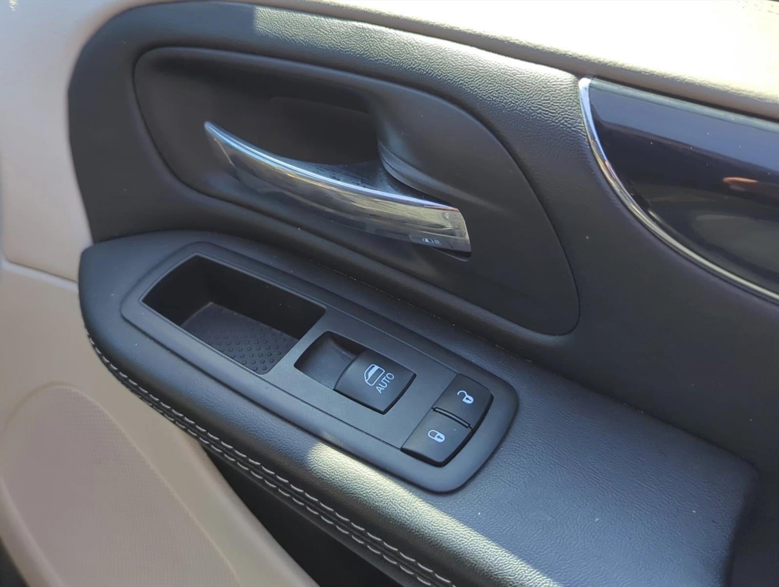 2017 Dodge Grand Caravan SXT Wagon