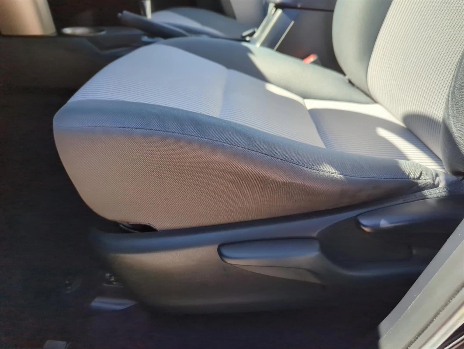 2013 Toyota RAV4 AWD 4dr LE (Natl)