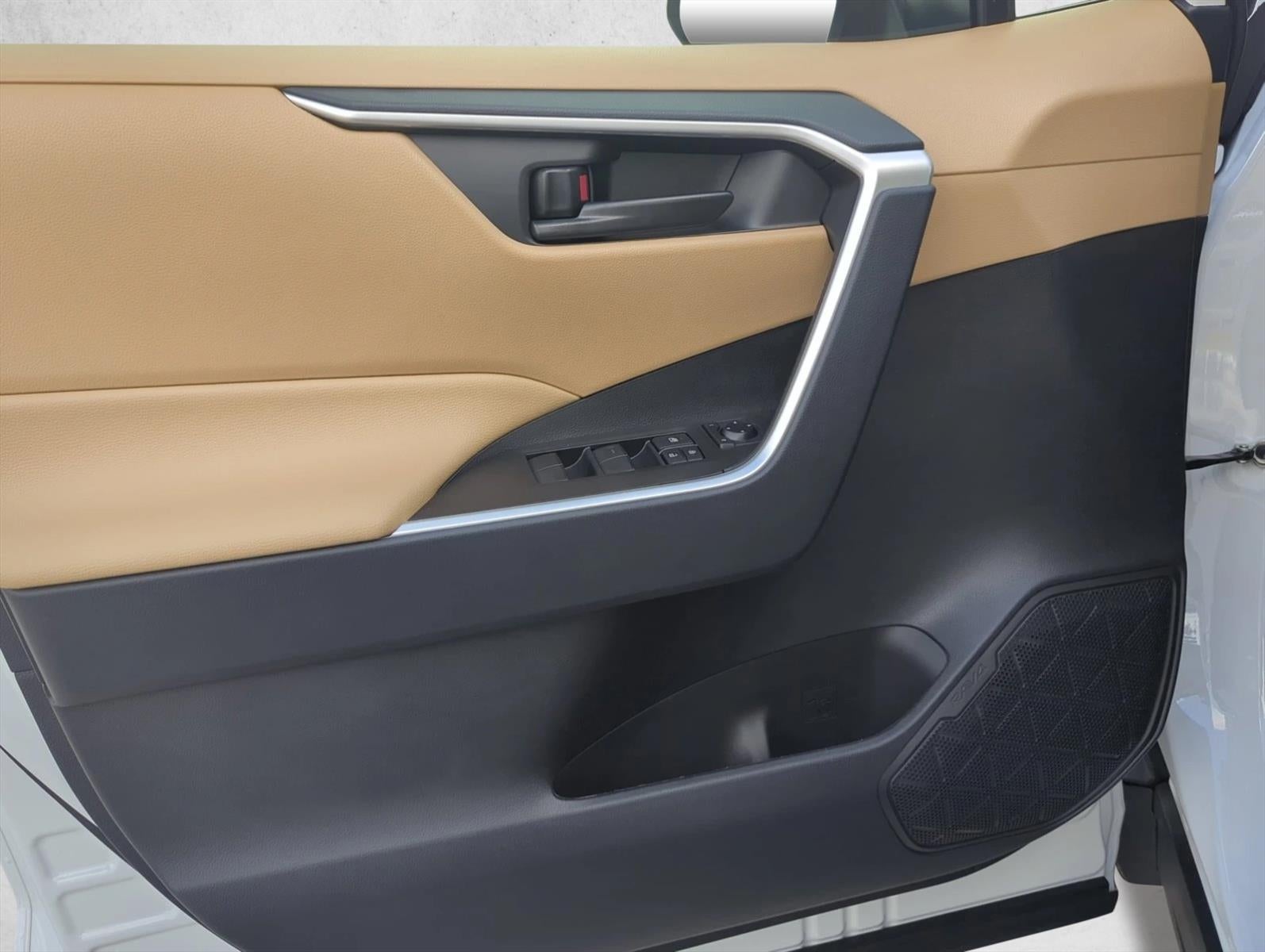 2025 Toyota RAV4 LE FWD (GS)