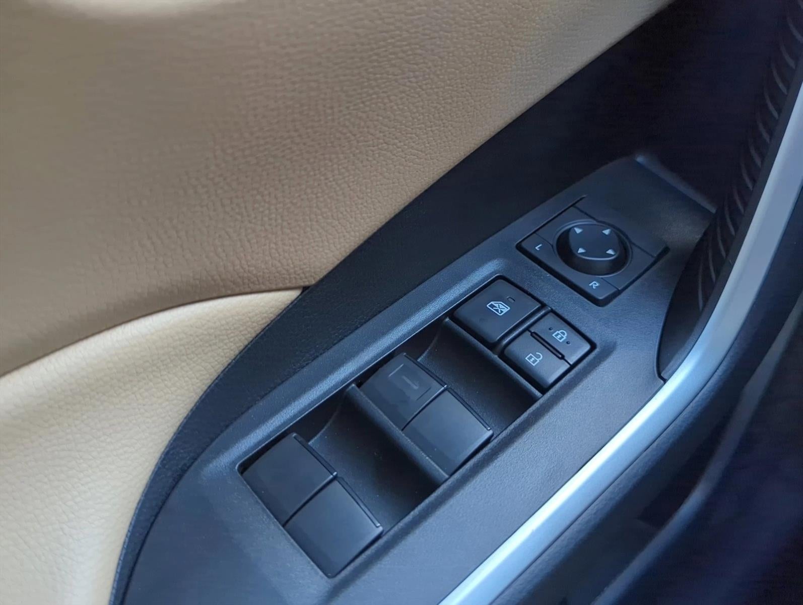 2025 Toyota RAV4 LE FWD (GS)