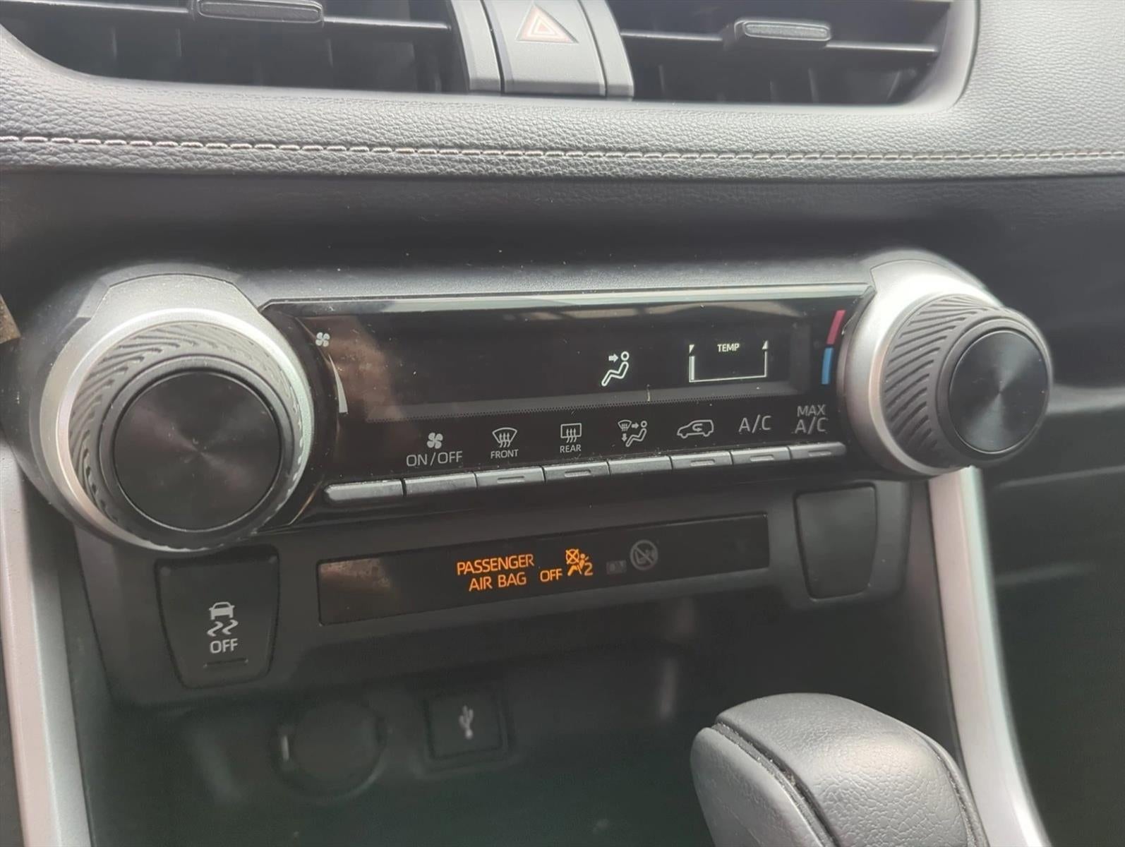 2020 Toyota RAV4 LE FWD (GS)