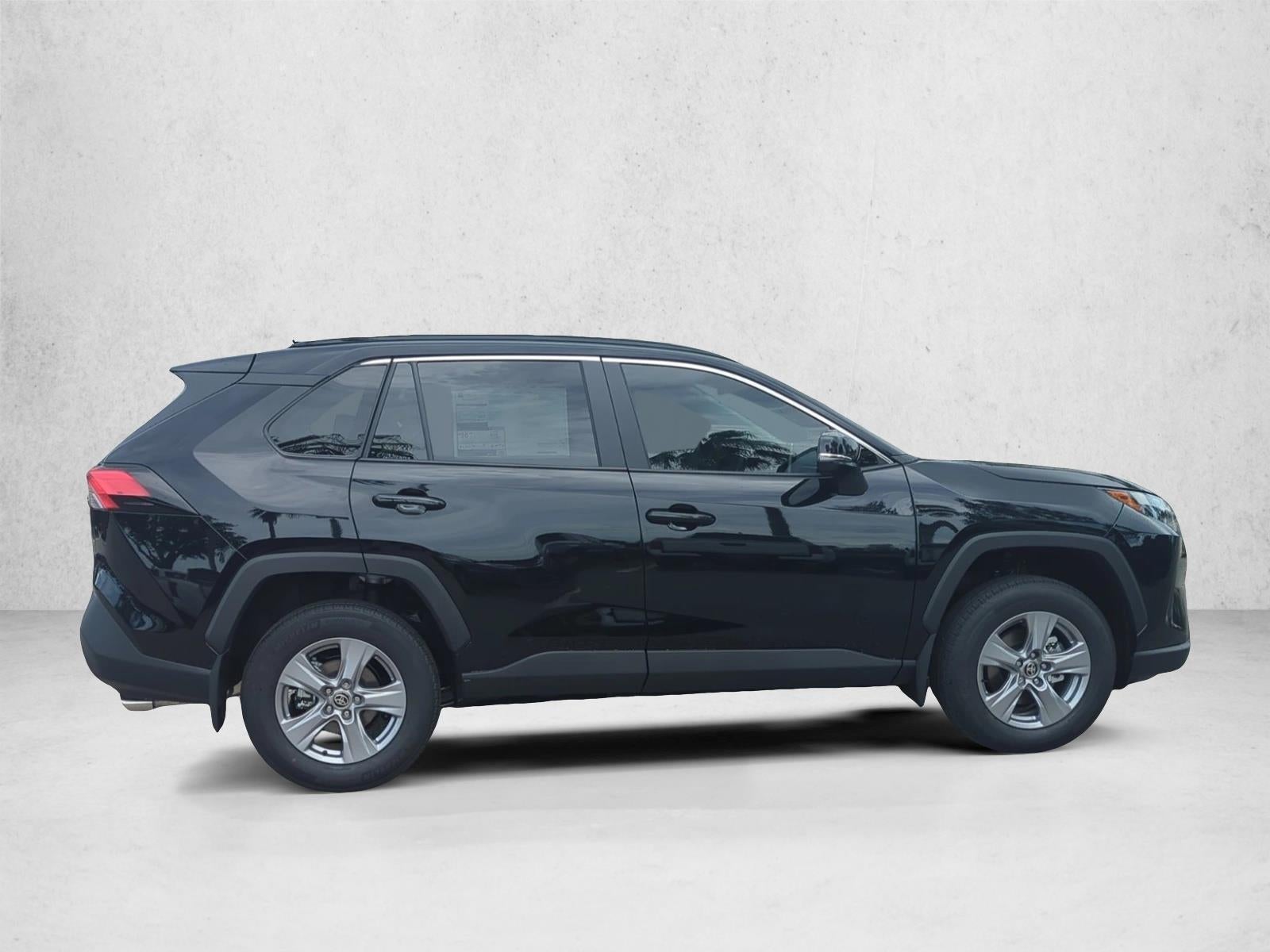 2025 Toyota RAV4 XLE FWD (GS)