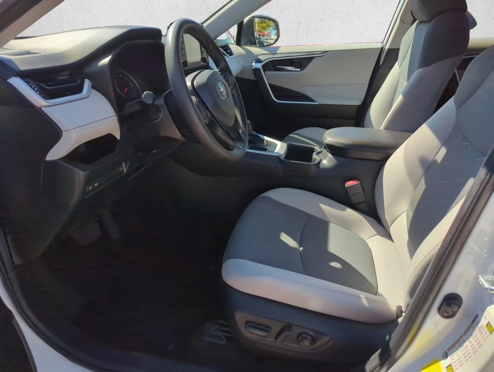 2022 Toyota RAV4 XLE FWD (GS)