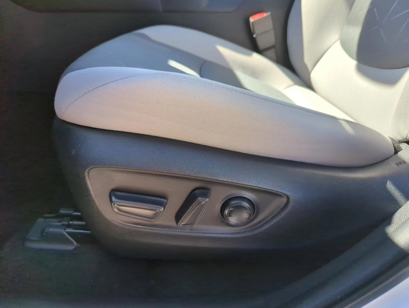 2022 Toyota RAV4 XLE FWD (GS)