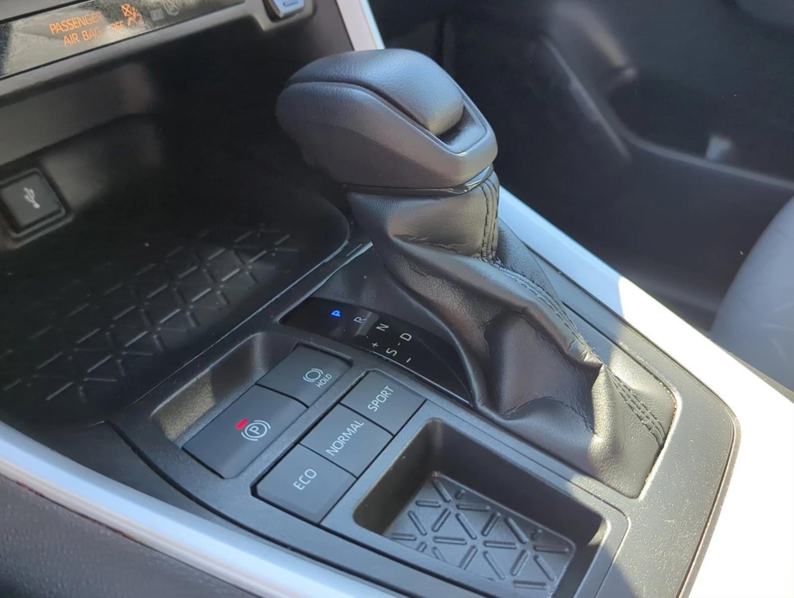 2022 Toyota RAV4 XLE FWD (GS)