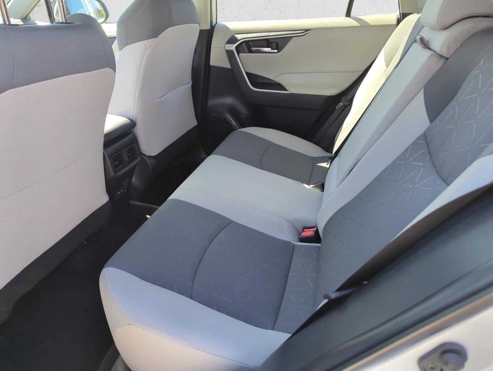 2022 Toyota RAV4 XLE FWD (GS)