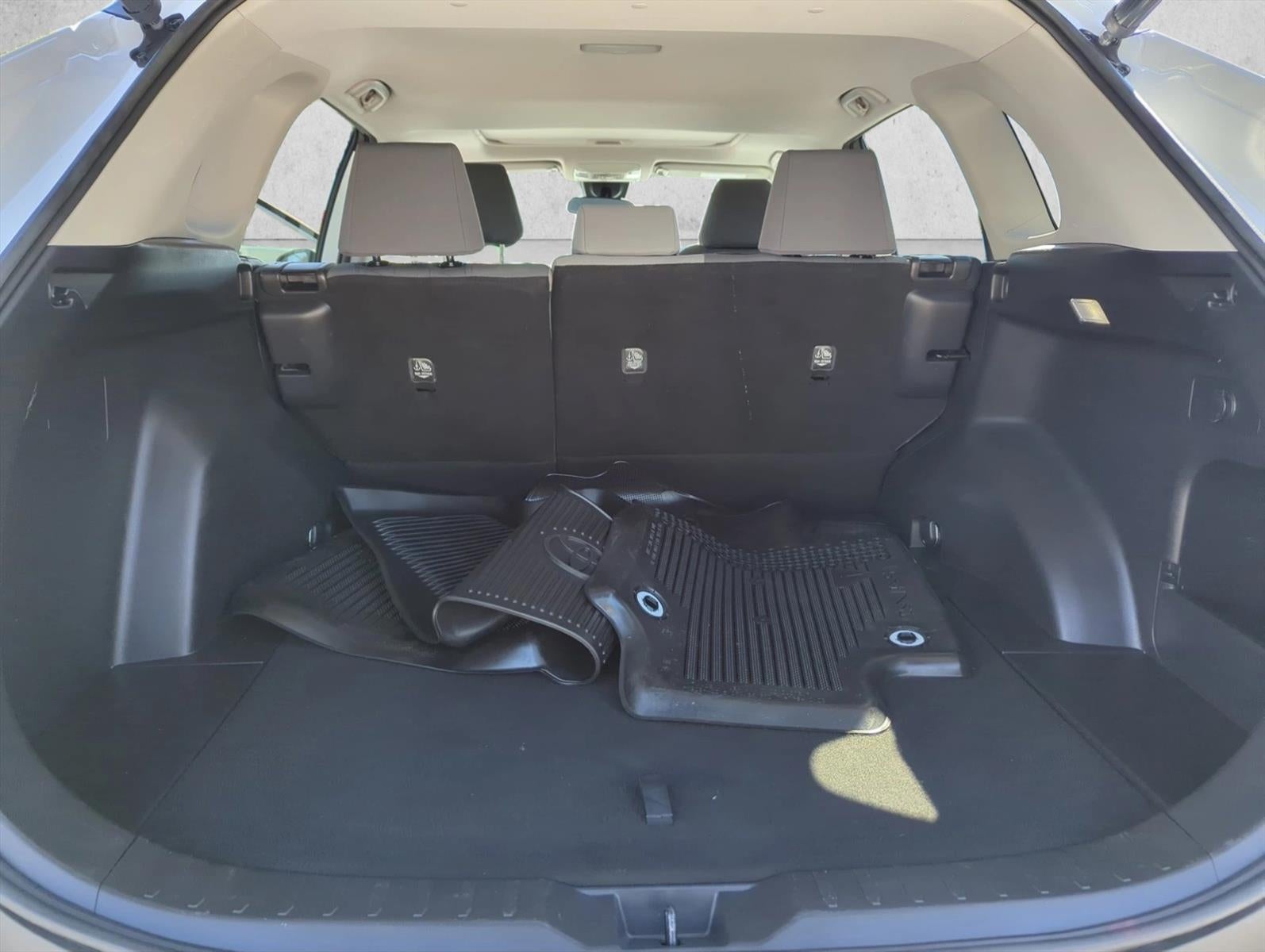 2022 Toyota RAV4 XLE FWD (GS)