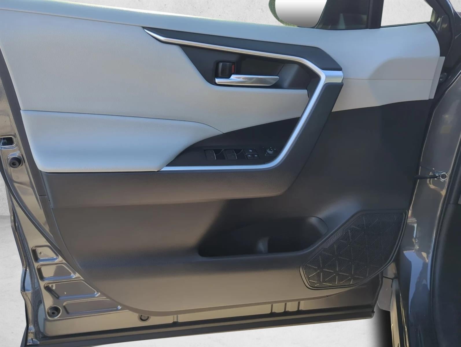 2024 Toyota RAV4 XLE FWD (GS)