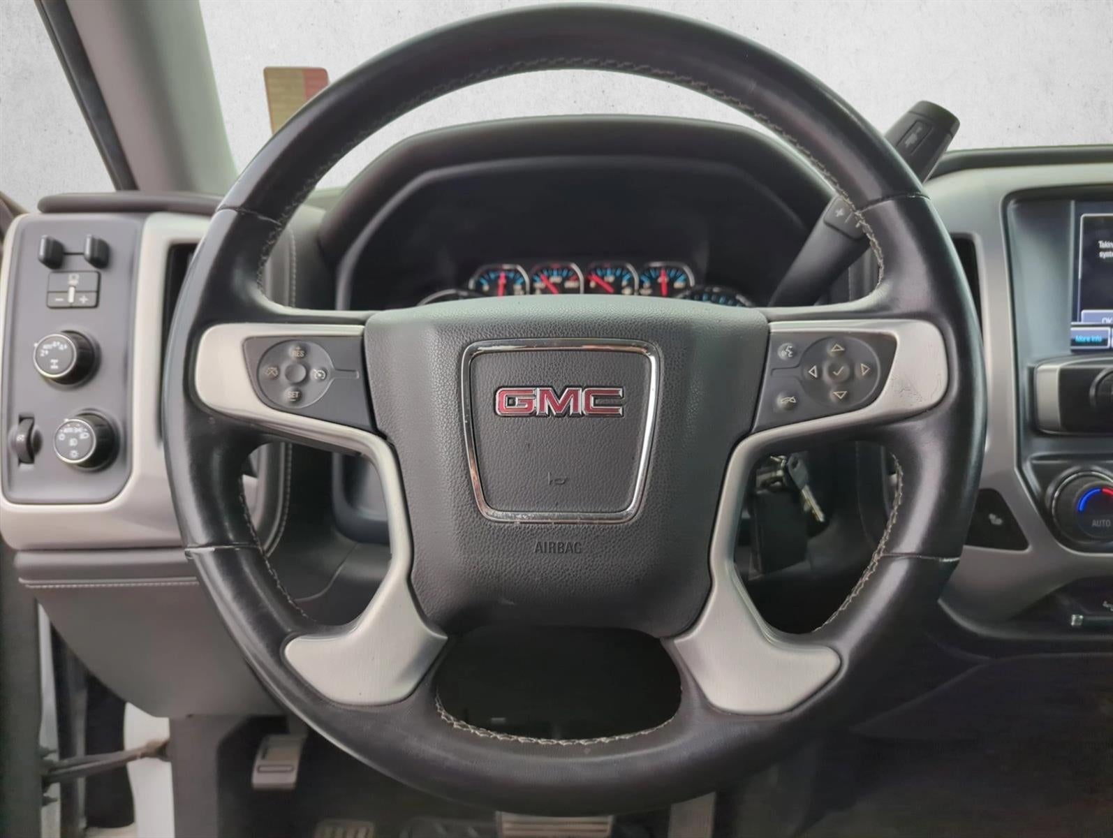 2017 GMC Sierra 1500 Crew Cab Short Box 4-Wheel Drive SLE