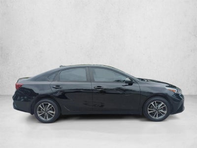 2023 Kia Forte LXS IVT