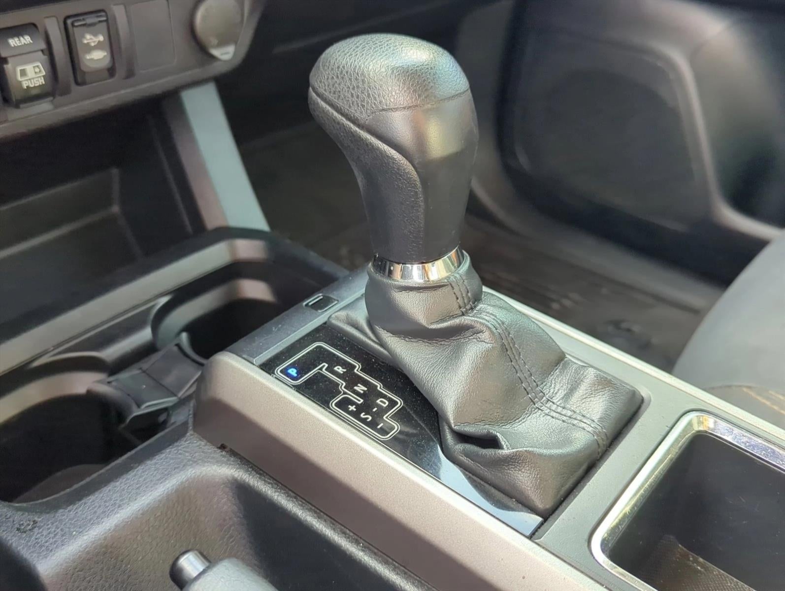 2019 Toyota Tacoma 2WD 2WD SR5 Double Cab 5' Bed V6 AT (GS)