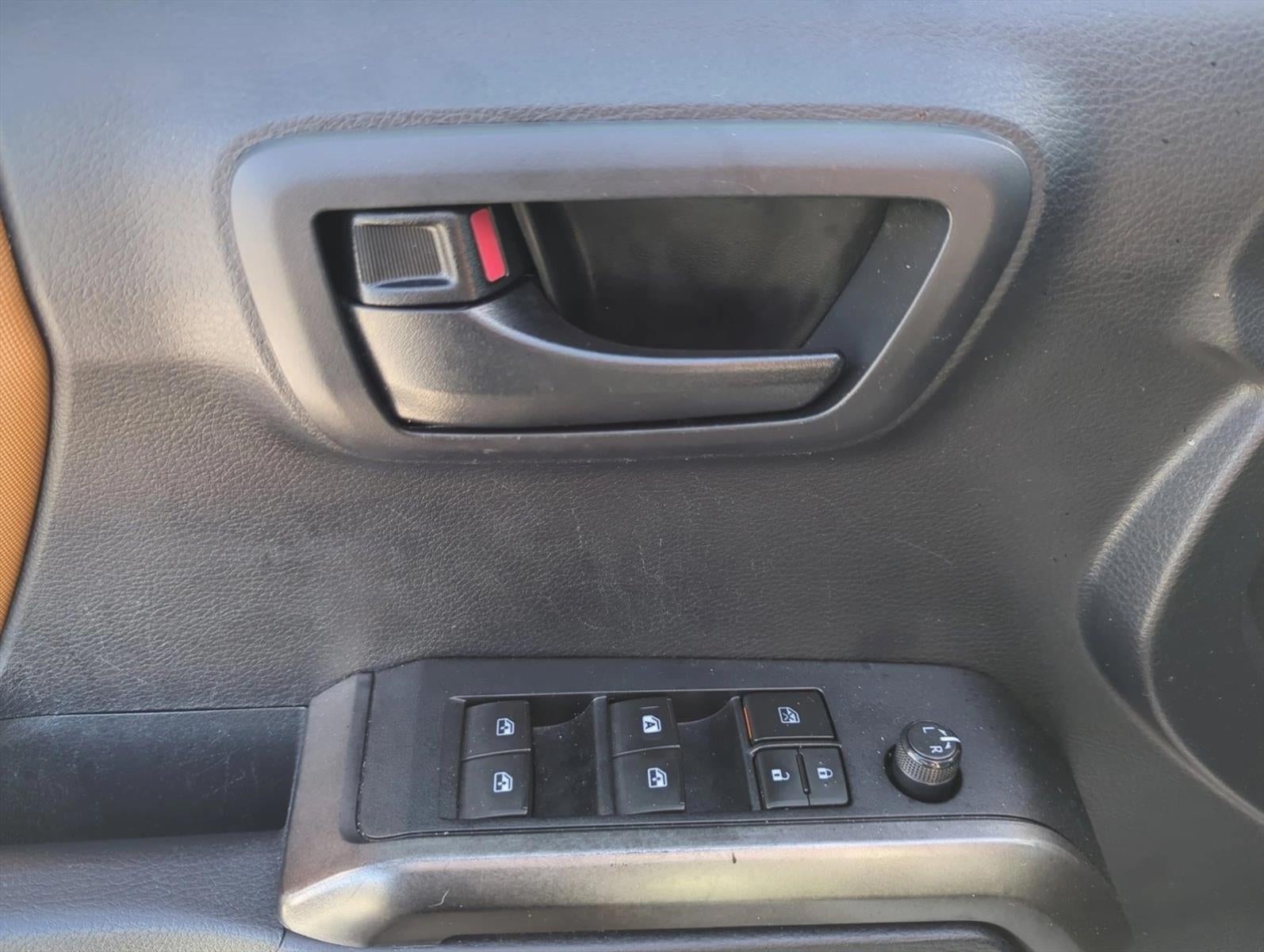 2019 Toyota Tacoma 2WD 2WD SR5 Double Cab 5' Bed V6 AT (GS)