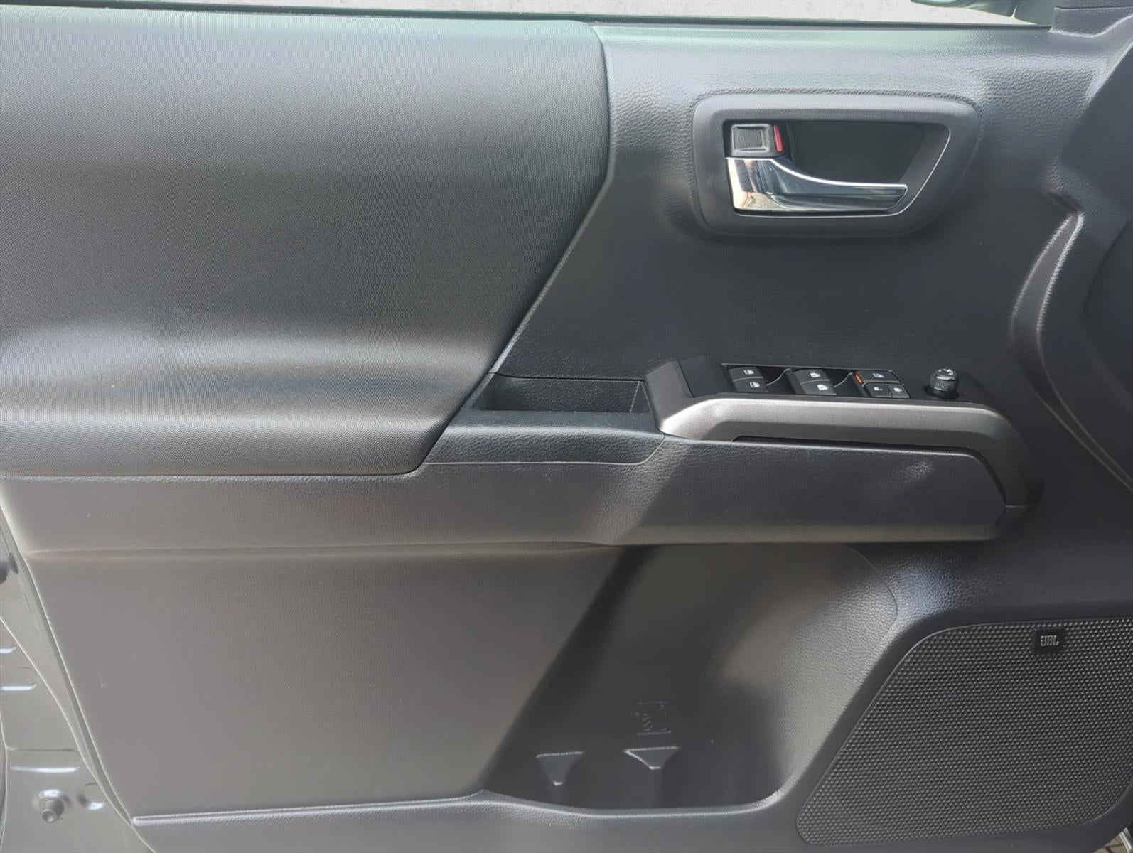 2022 Toyota Tacoma 2WD 2WD TRD Off Road Double Cab 5' Bed V6 AT (Natl)