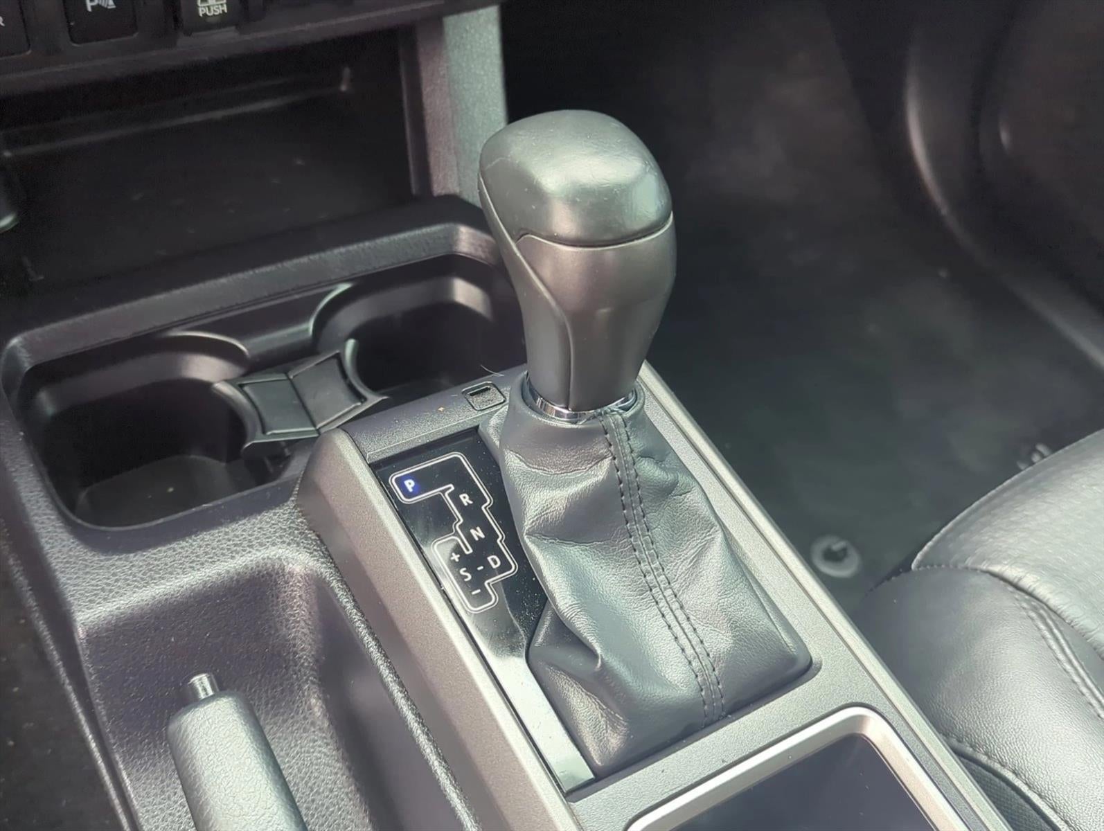 2022 Toyota Tacoma 2WD 2WD TRD Off Road Double Cab 5' Bed V6 AT (Natl)