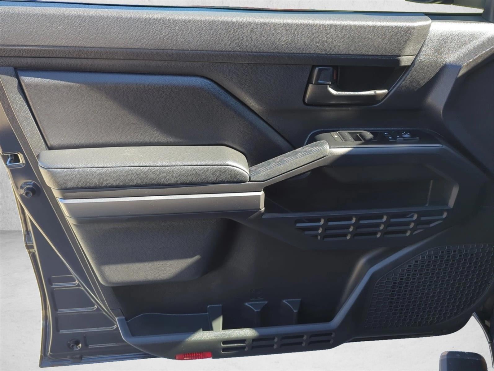 2024 Toyota Tacoma 2WD 2WD SR5 Double Cab 5' Bed AT (Natl)