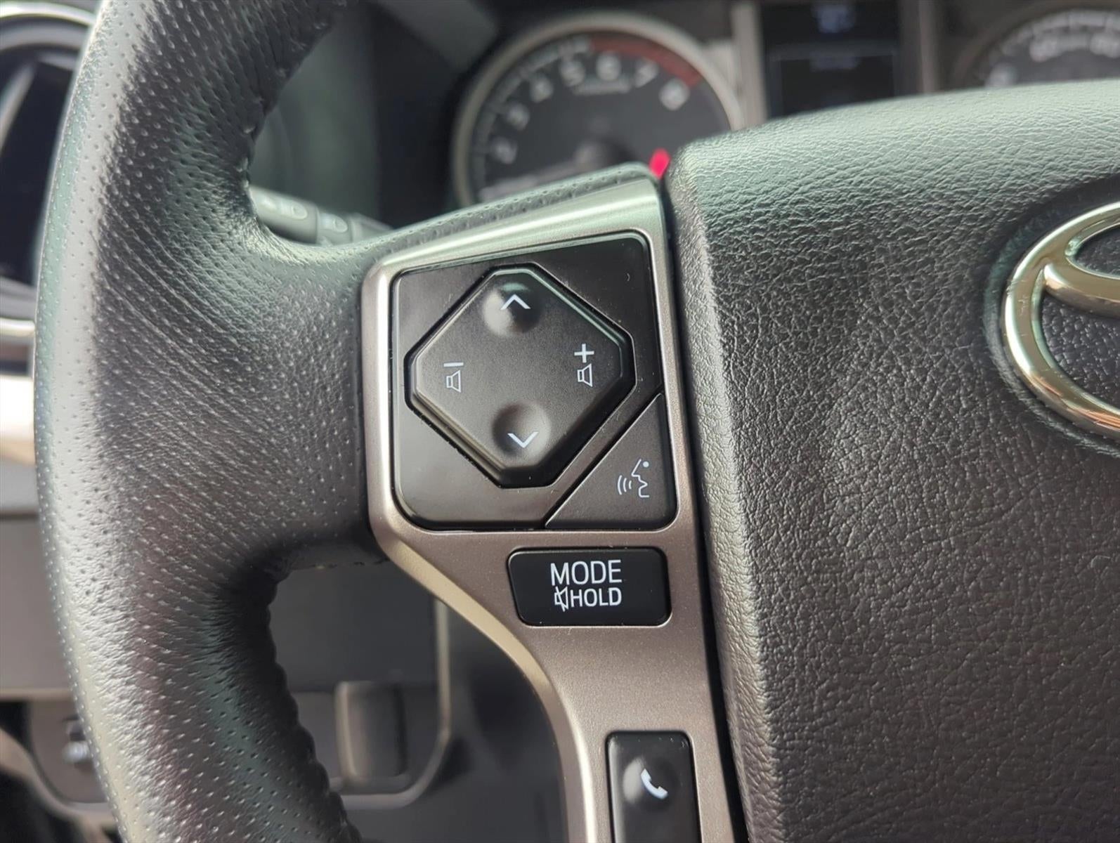 2022 Toyota Tacoma 2WD 2WD SR5 Double Cab 5' Bed I4 AT (SE)