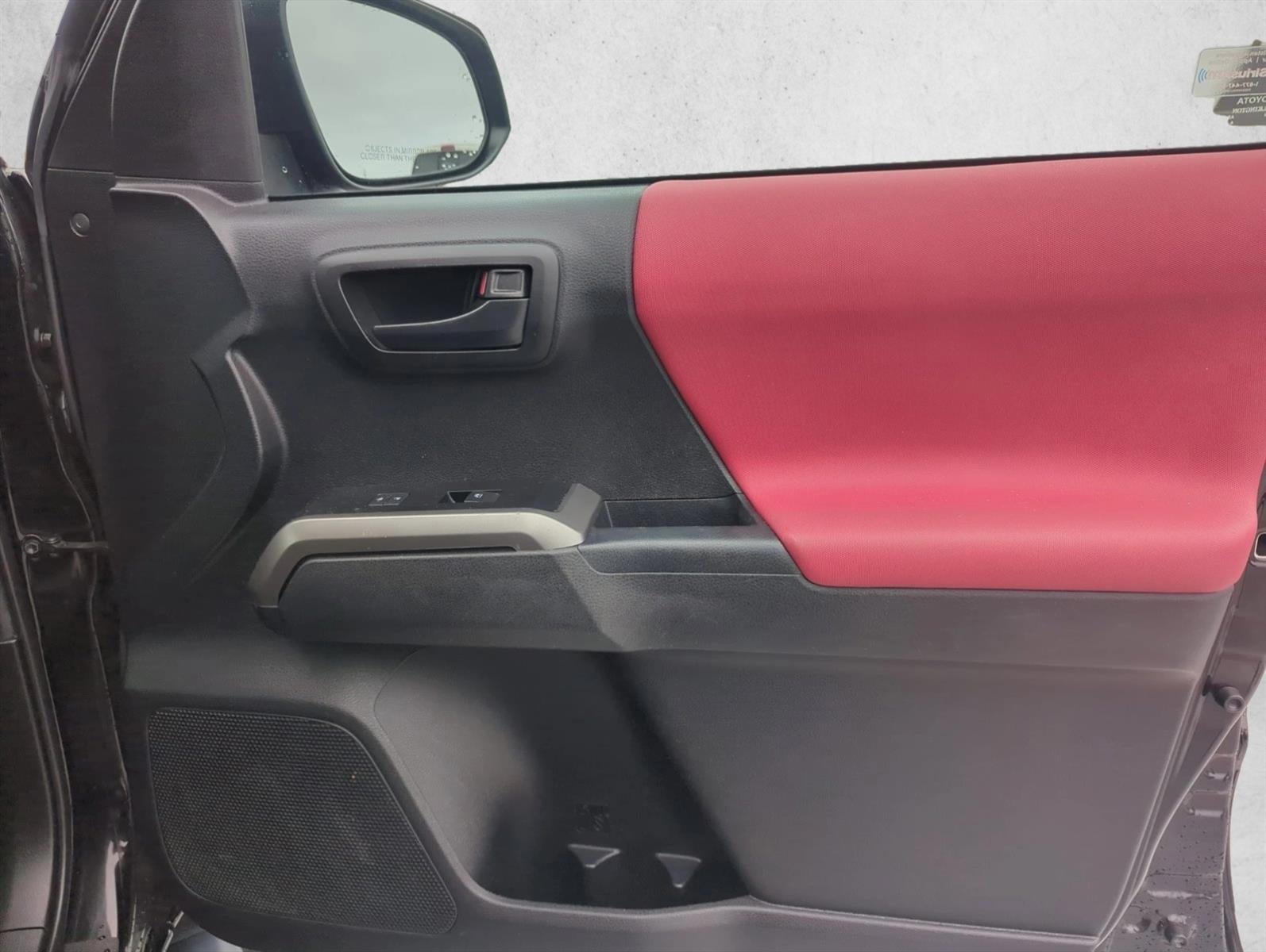 2022 Toyota Tacoma 4WD 4WD SR5 Double Cab 6' Bed V6 AT (Natl)