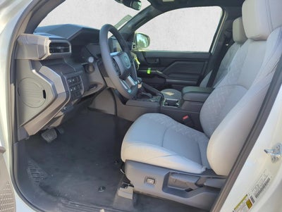 2026 Toyota Tacoma 2WD 2WD SR5 Double Cab 5' Bed AT (SE)