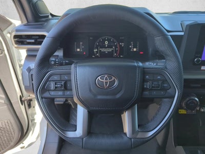 2026 Toyota Tacoma 2WD 2WD SR5 Double Cab 5' Bed AT (SE)