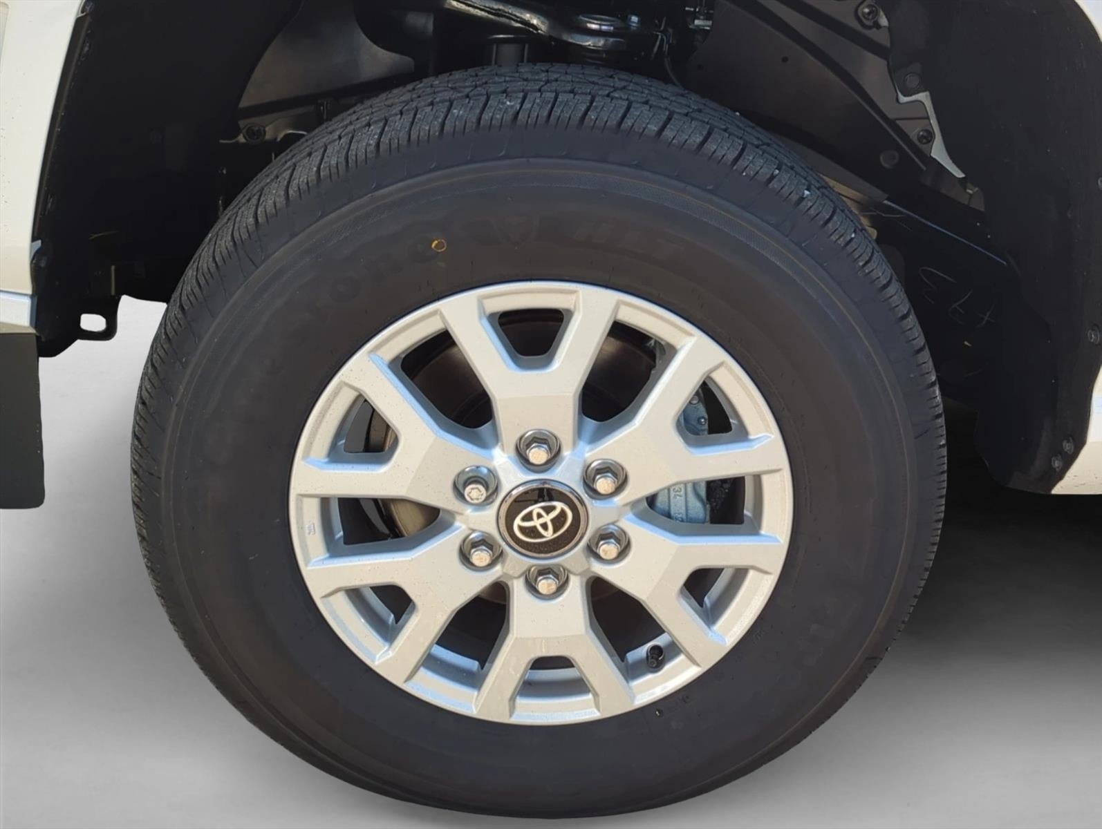 2026 Toyota Tacoma 2WD 2WD SR5 Double Cab 5' Bed AT (SE)