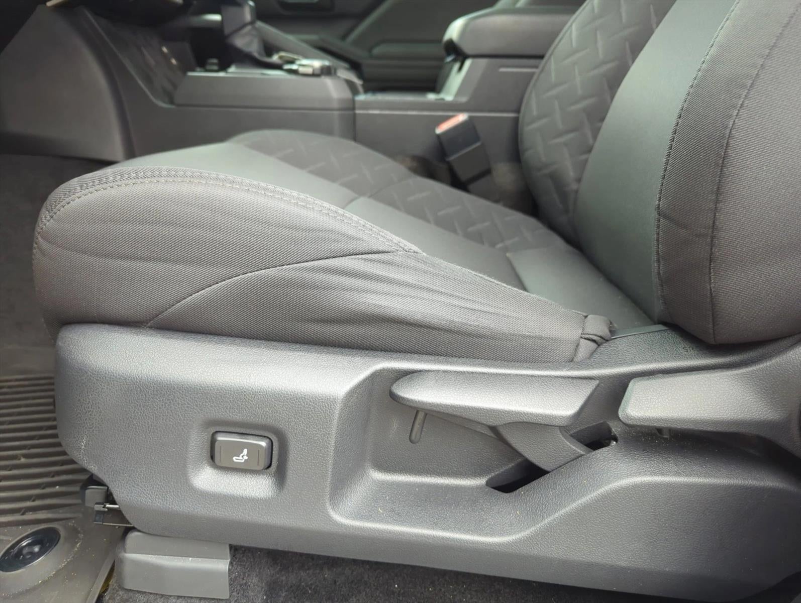 2025 Toyota Tacoma 4WD 4WD SR Double Cab 5' Bed AT (GS)