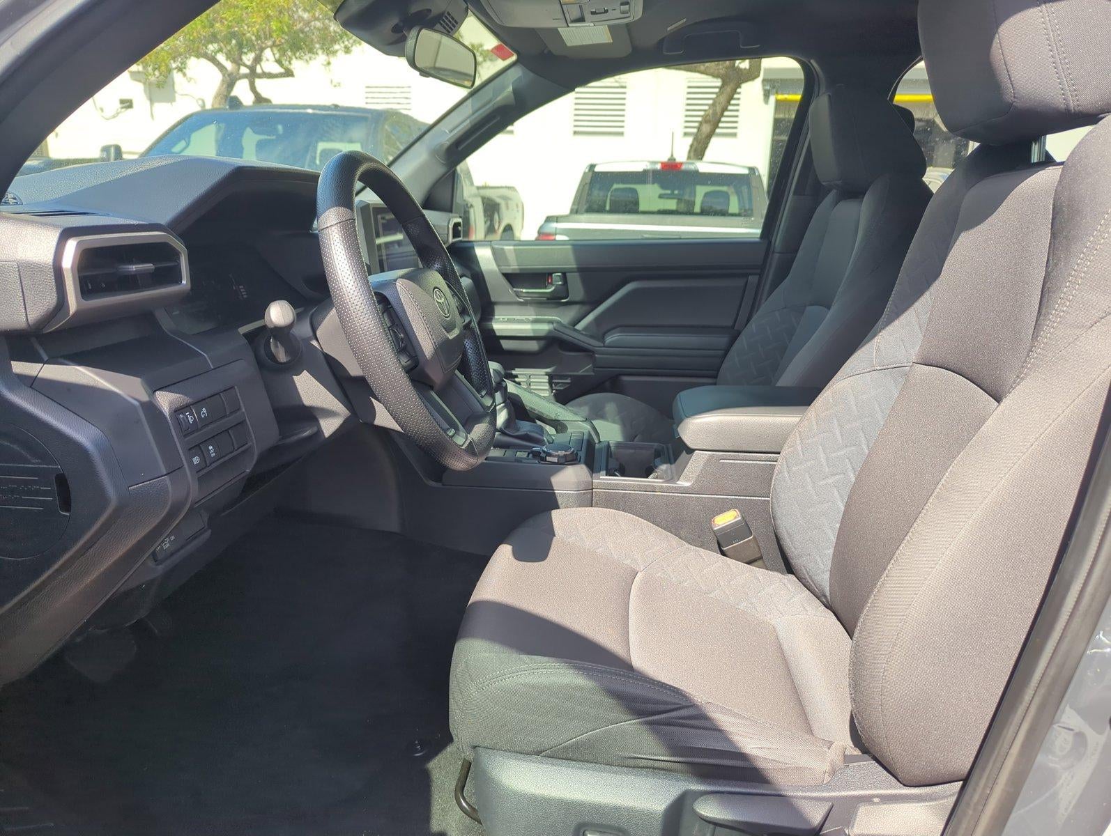 2025 Toyota Tacoma 4WD 4WD SR Double Cab 5' Bed AT (GS)