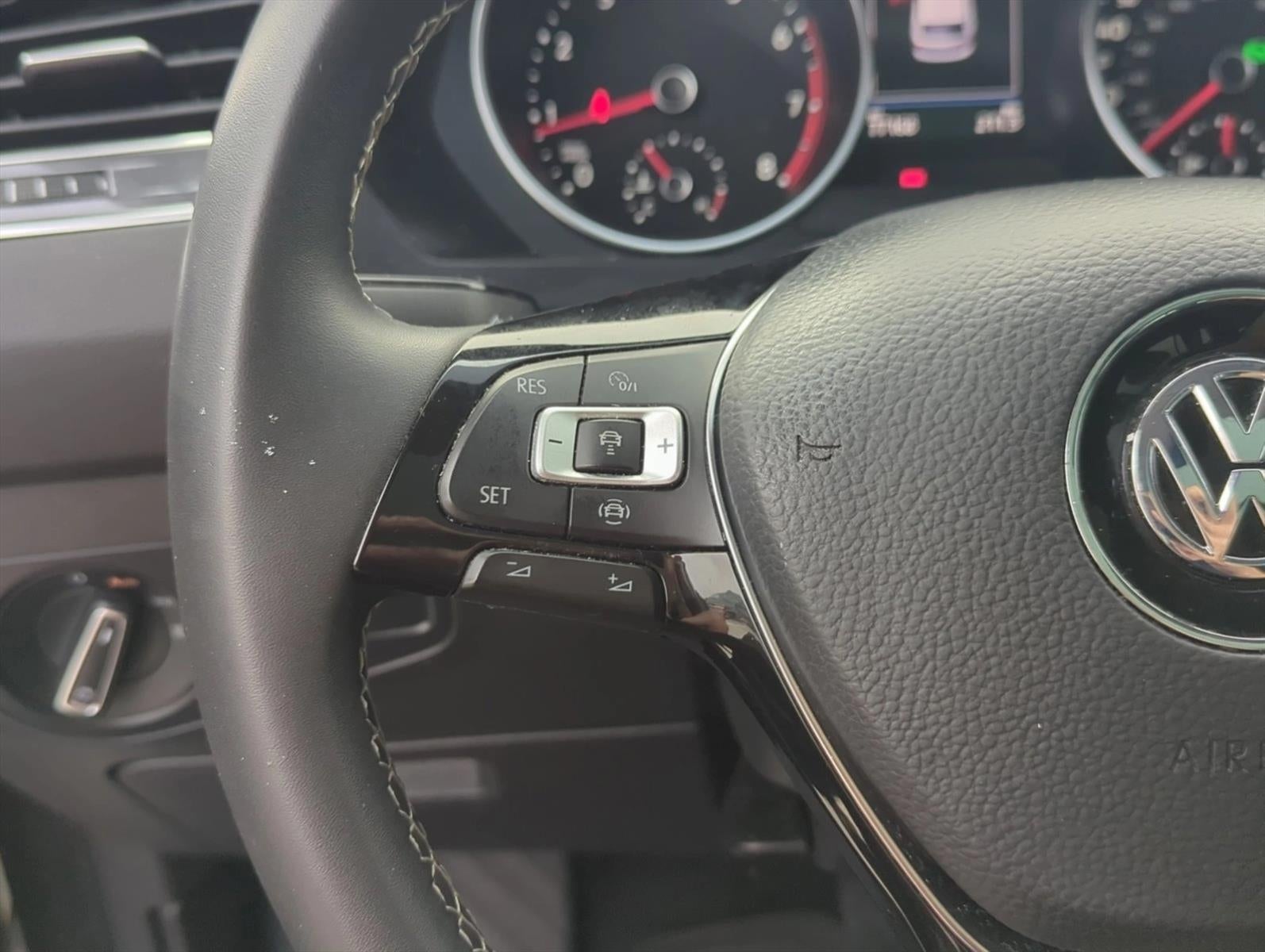 2021 Volkswagen Tiguan 2.0T SE FWD