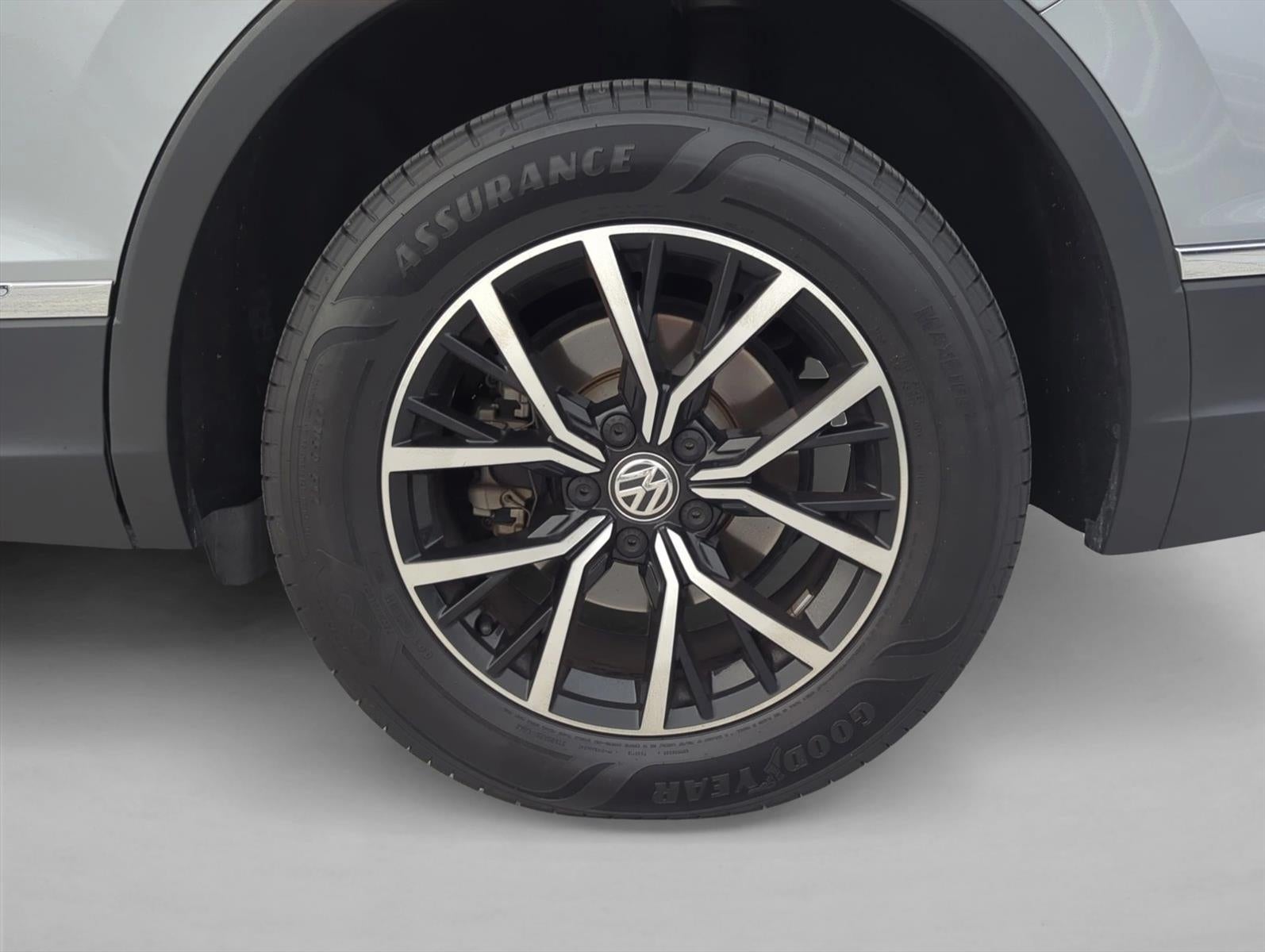 2021 Volkswagen Tiguan 2.0T SE FWD