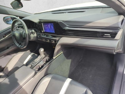 2025 Toyota Camry SE (Natl)