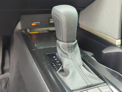 2025 Toyota Camry LE (SE)