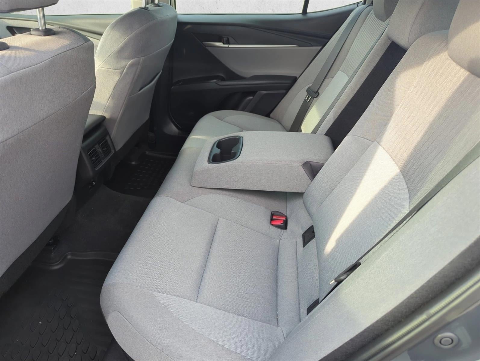2025 Toyota Camry LE (SE)