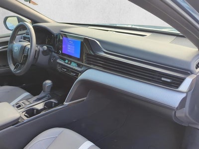 2025 Toyota Camry SE (SE)