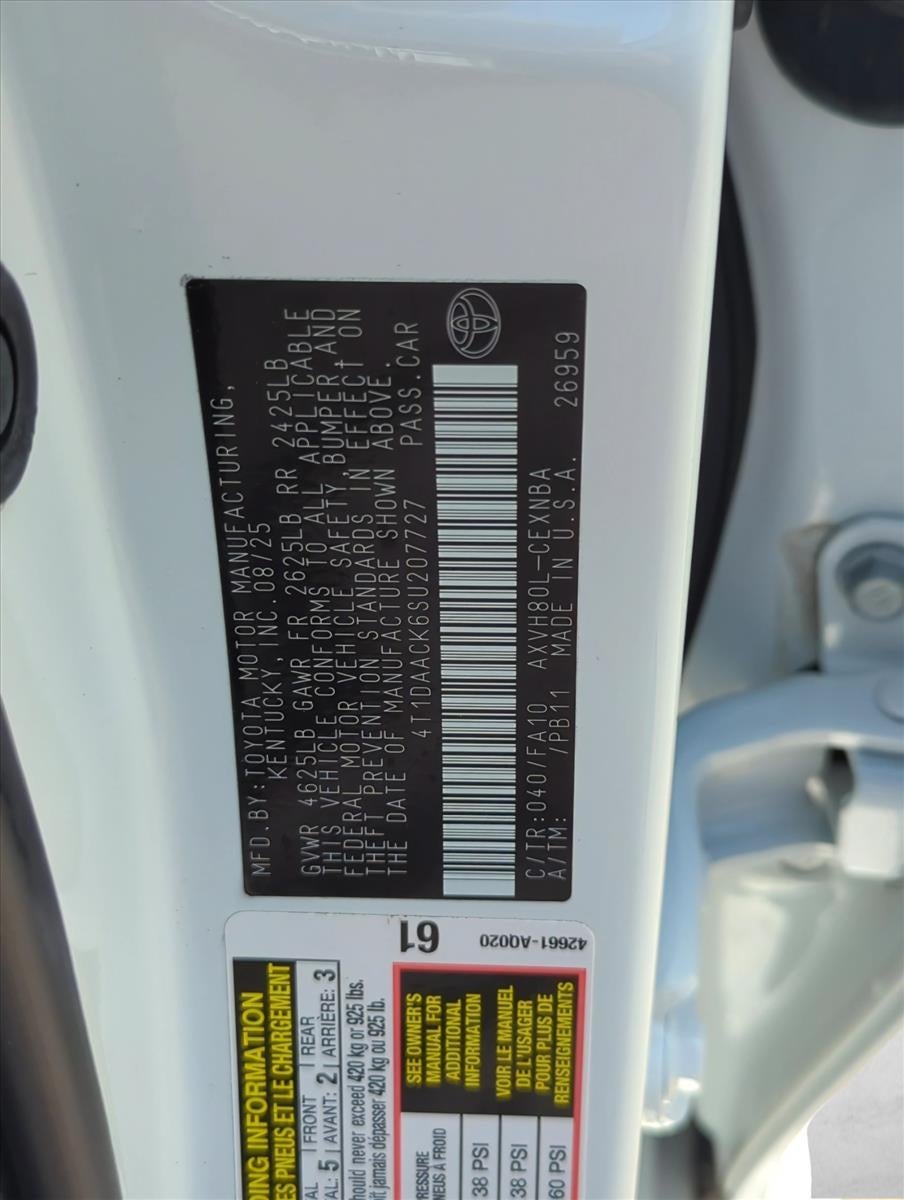 2025 Toyota Camry LE (SE)