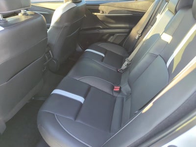 2025 Toyota Camry SE (Natl)