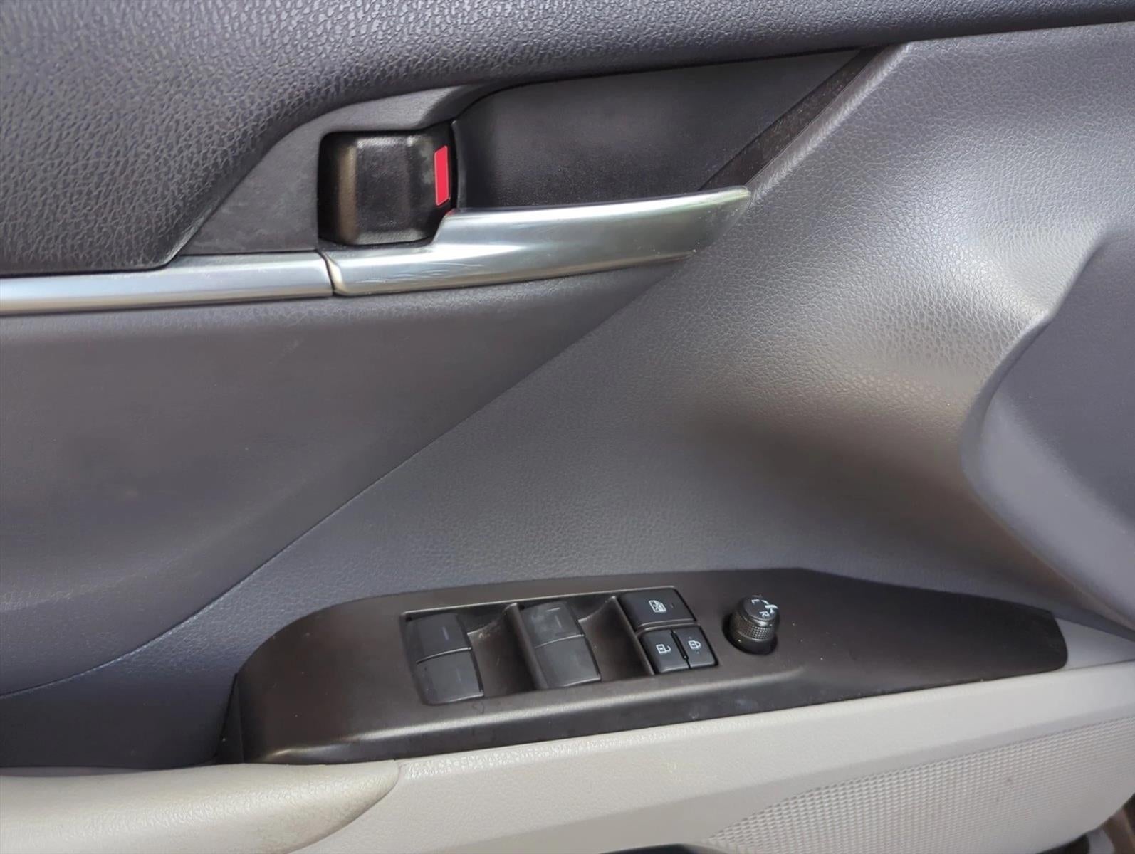 2022 Toyota Camry Hybrid SE CVT (Natl)