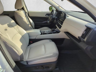 2023 Nissan Pathfinder SL 4WD