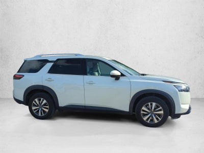 2023 Nissan Pathfinder SL 4WD