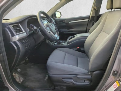 2017 Toyota Highlander LE V6 AWD (Natl)