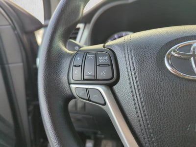 2017 Toyota Highlander LE V6 AWD (Natl)