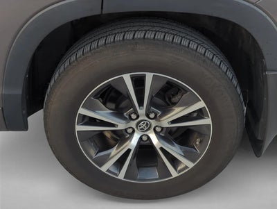 2017 Toyota Highlander LE V6 AWD (Natl)