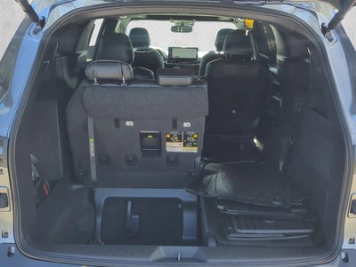 2026 Toyota Sienna Platinum AWD 7-Passenger (GS)