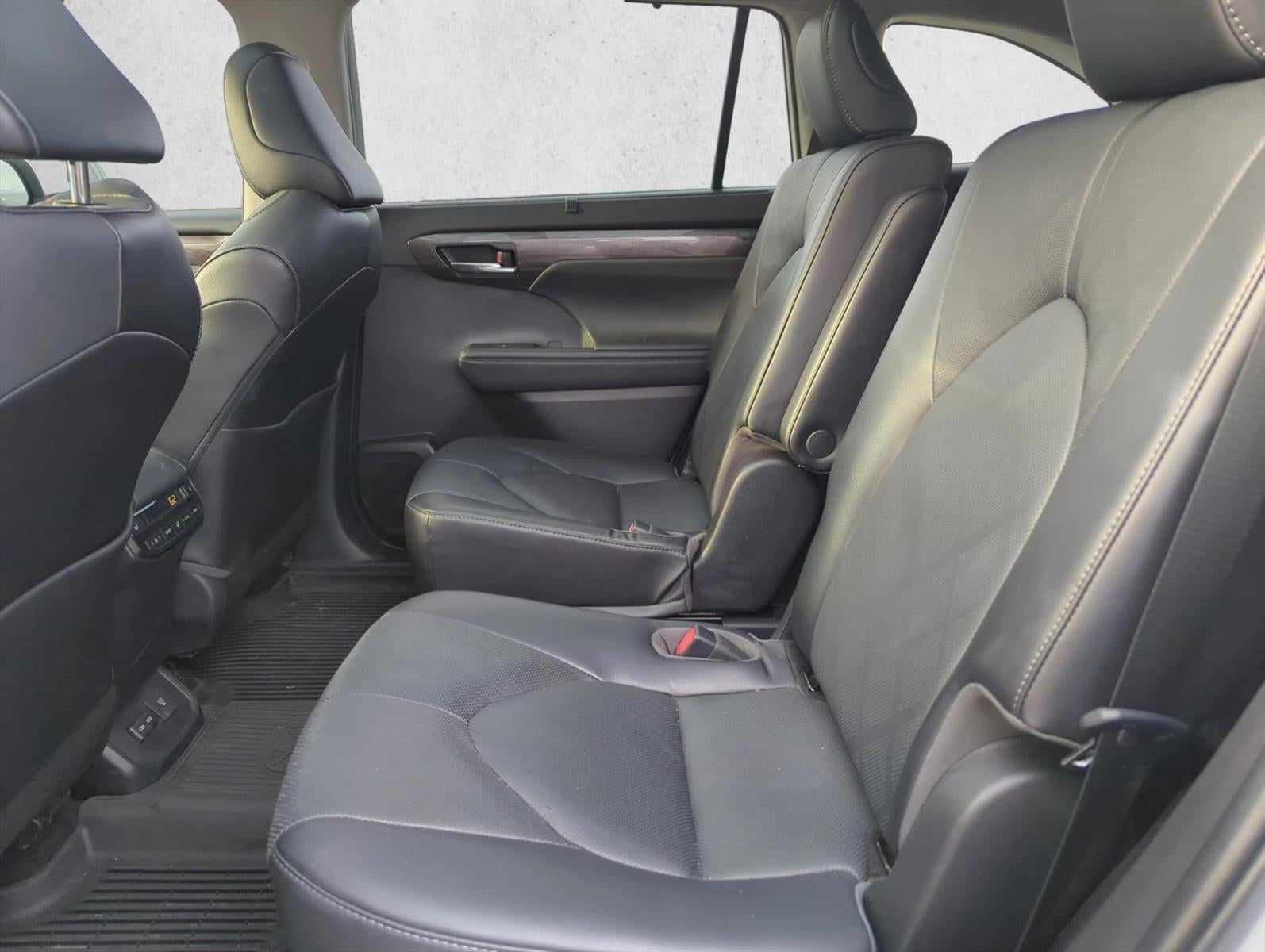 2022 Toyota Highlander Platinum AWD (Natl)