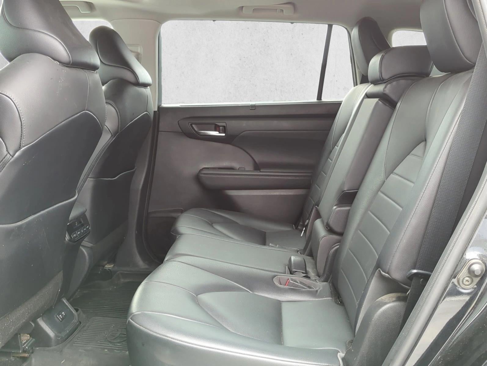 2021 Toyota Highlander XLE AWD (Natl)